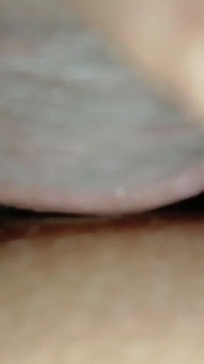 صديقة تبلغ من العمر 18 عاما غرفة نومي مارس الجنس في فيديو هندي هندي | مقطع 1