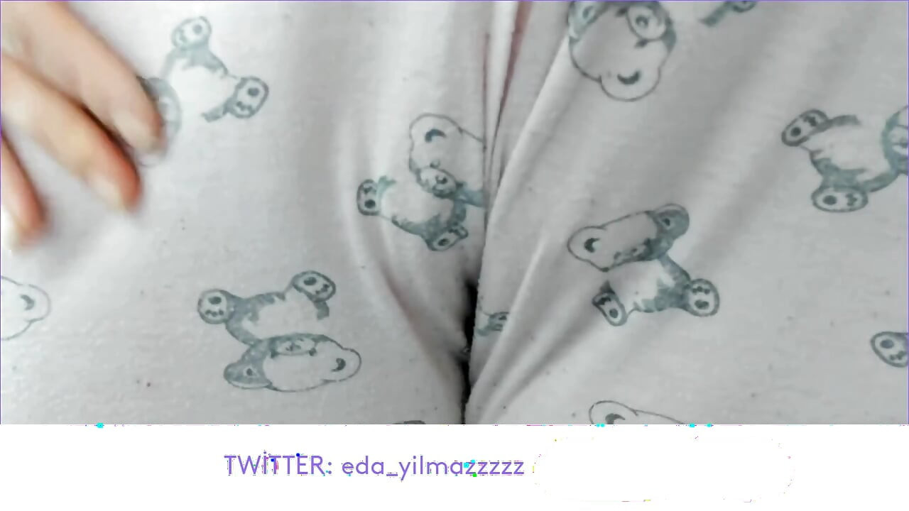 MASTURBATE WITH PAJAMAS- RUBBING PUSSY WITH PAJAMAS- CAMELTOE
