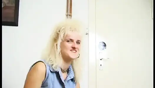 Aksi solo tante seksi rambut pirang jerman