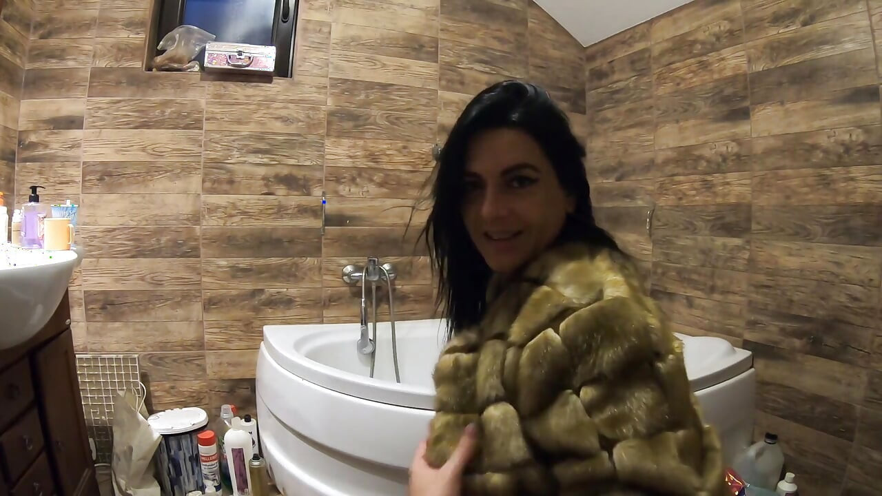 Pee in Bathtub While Wearing a Fur Coat and Pantyhose 198