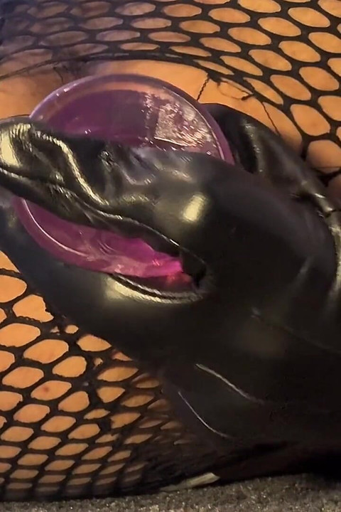 สาวข้ามเพศเงี่ยนทางตูด