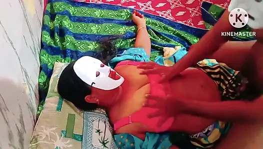 Kayınpeder üvey oğlu evde yokken hayalindeki kızı deneyimlemek için garip bir şey yaptı - tam tamil ses