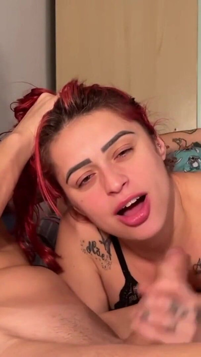 "धूम्रपान किस्म मुख-मैथुन से पल देखना चाहिए - camila किनारे तक नीचे जाती है"
