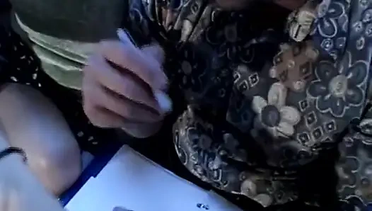 Audisi fetish kaki cewek rambut cokelat berubah menjadi seks kasar