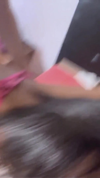 Busty Shemale χύνει ιππασία actorfab
