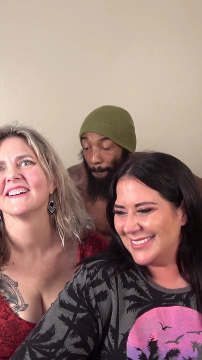 Çaresiz amatörler ateşli büyük memeli iri güzel kadın şişman götlerini sert sikiyor ateşli büyük zenci yarağı | Klip 2