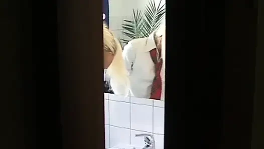 Film vintage remaja jerman yang hot lagi asik fingering dan nyepong kontol