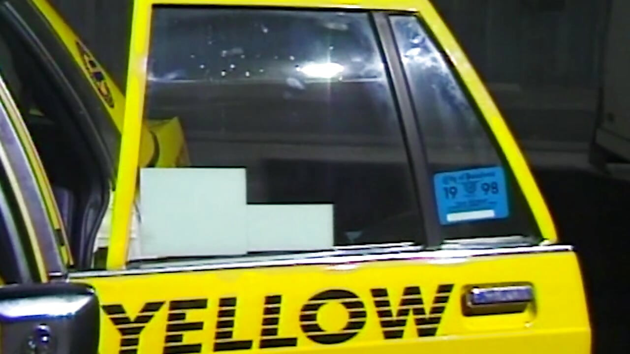Versaute Taxifahrt mit blonder Verführerin