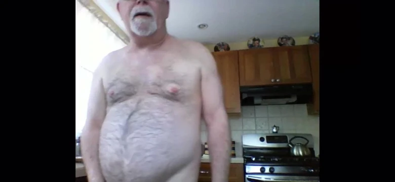 Daddy big and wide feet 3