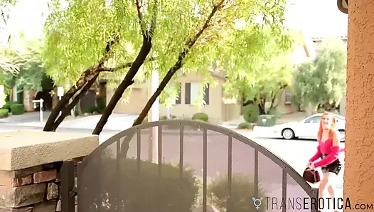 TRANSEROTICA Robin Coffins fucked by trans women in group