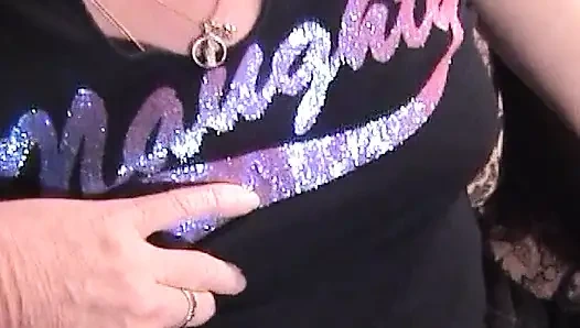 Egzotik orta yaşlı seksi kadın yaraksız gün geçemiyor