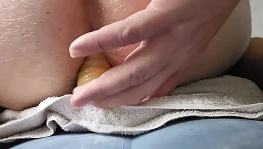 Tombul beyaz baba vibratörlü dildo deniyor