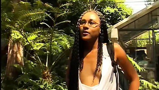 Грубый секс с большим черным членом и мокрой киской