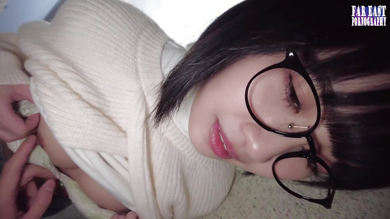 Dulces Gafas Se Burlan En Un Día Perezoso Saboreando Gotas Calientes En La Felicidad Interminable - Parte 1