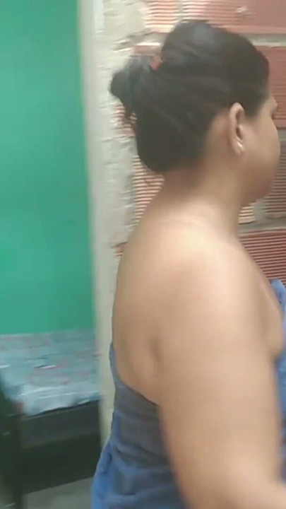 My husband's friend came to my house and ended up fucking me without doing anything about the neighbors not hearing | Clip 1
