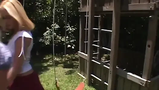 Erkek arkadaşı olmayan kadınlar eğleniyor