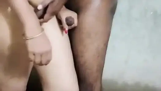 Banyo beni bhaya bhabi ateşli anlar yaratırken seks yapıyor