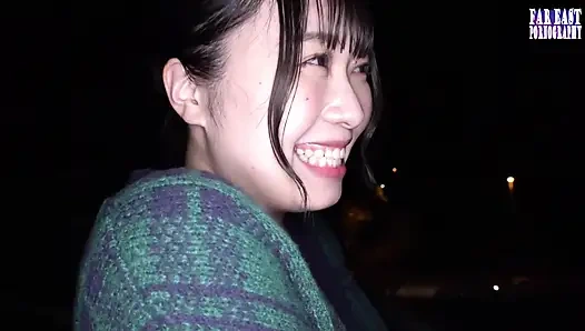 Лизкий пропитанный маслом глоток с улыбающейся чашкой F соблазняет скользкий пир на все тело, часть 4