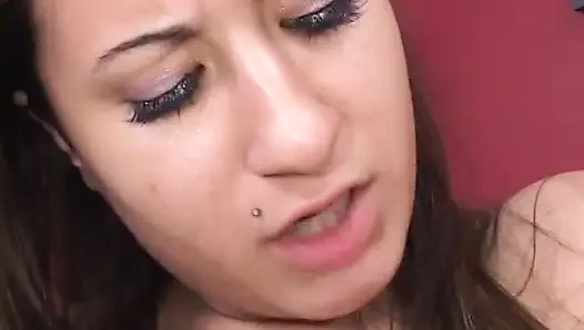 Gadis lesbian hot bugil dan jilat memek di kantor