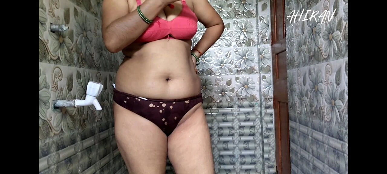 INDIAN VILLAGE DESI GIRL FORPLAY WITH HER BOYFRIEND IN WASHROOM AND REVIEW ASS TOUCH PENIS.