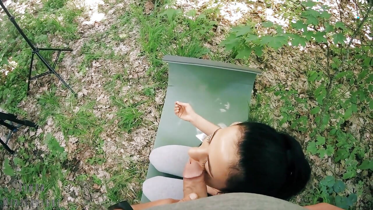 A színfalak mögött Black Lynn-nel - POV Ingyenes használatú kültéri masszív arckezelés (ingyenes felhasználású videó)