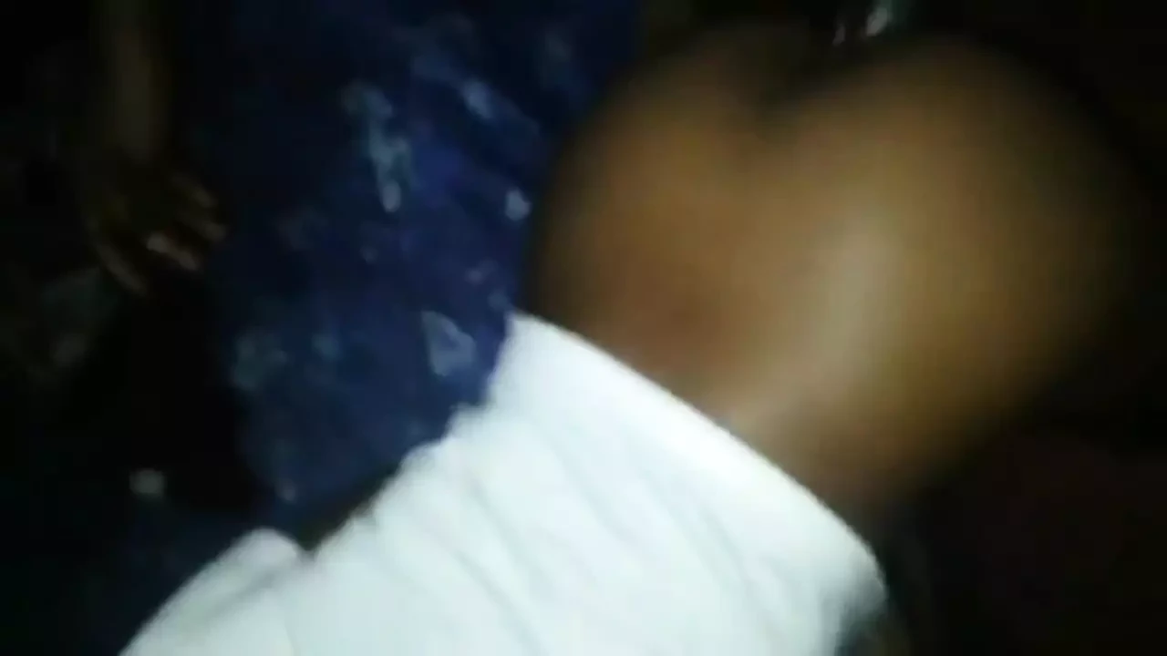 天哪！拿出来!!...它在我的菊花里太深了！继女无法承受大黑屌插菊花