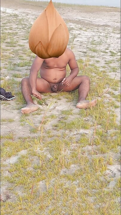 Offentlig naken stor svart kuk desi indisk by pojke solo dans av Rivar