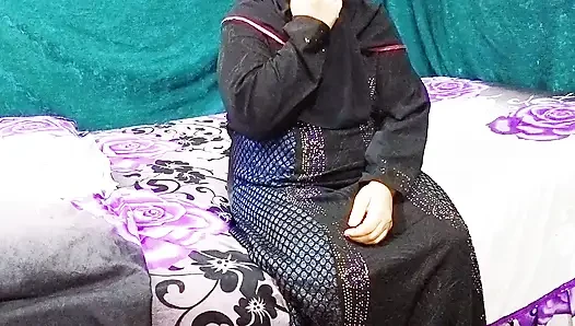 Selingkuhan mengambil temanku kadang-kadang untuk menidurinya.