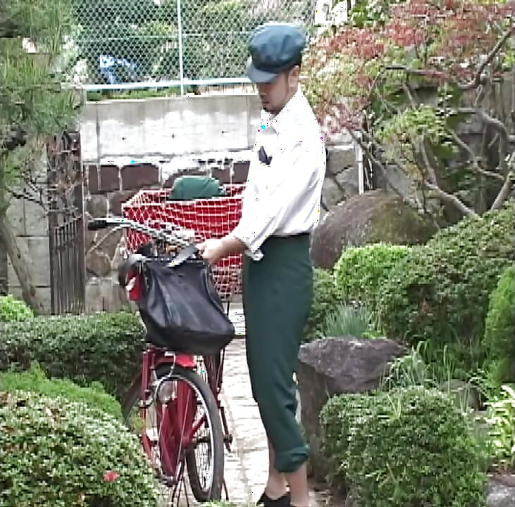 P135G07 kanto shetr ke ek gramin shetr men daak karmachaari ke roop men kaam karne vaale aadmi aur ek amir vidhva ke bich thori kaamuk prem kahaani!
