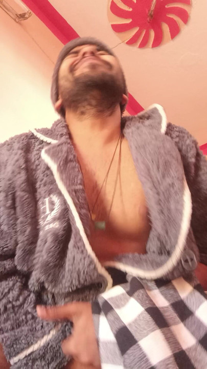 HORNY Indian boy Ismaatdeva was masterbating herself at very sexy way nude.