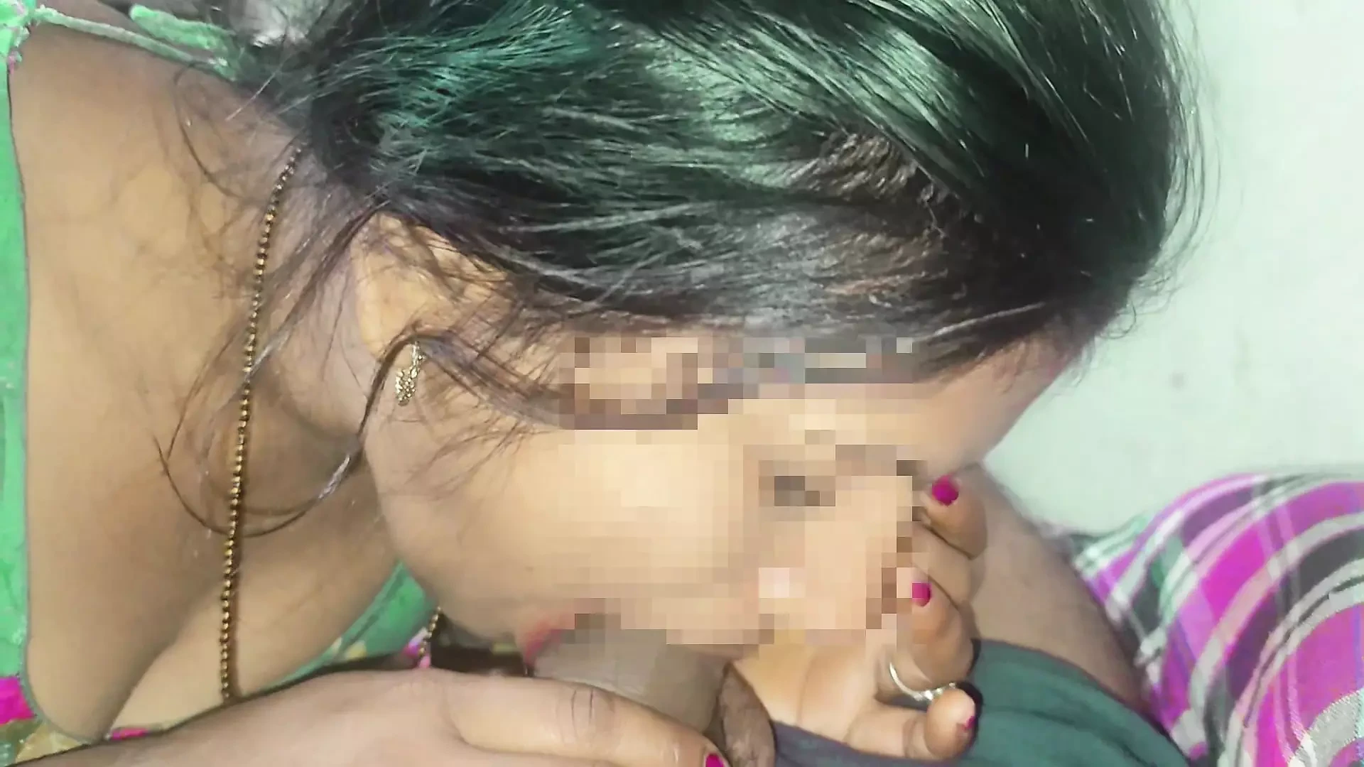 Desi village bhabhi hot cumming cum in mouth 👄
