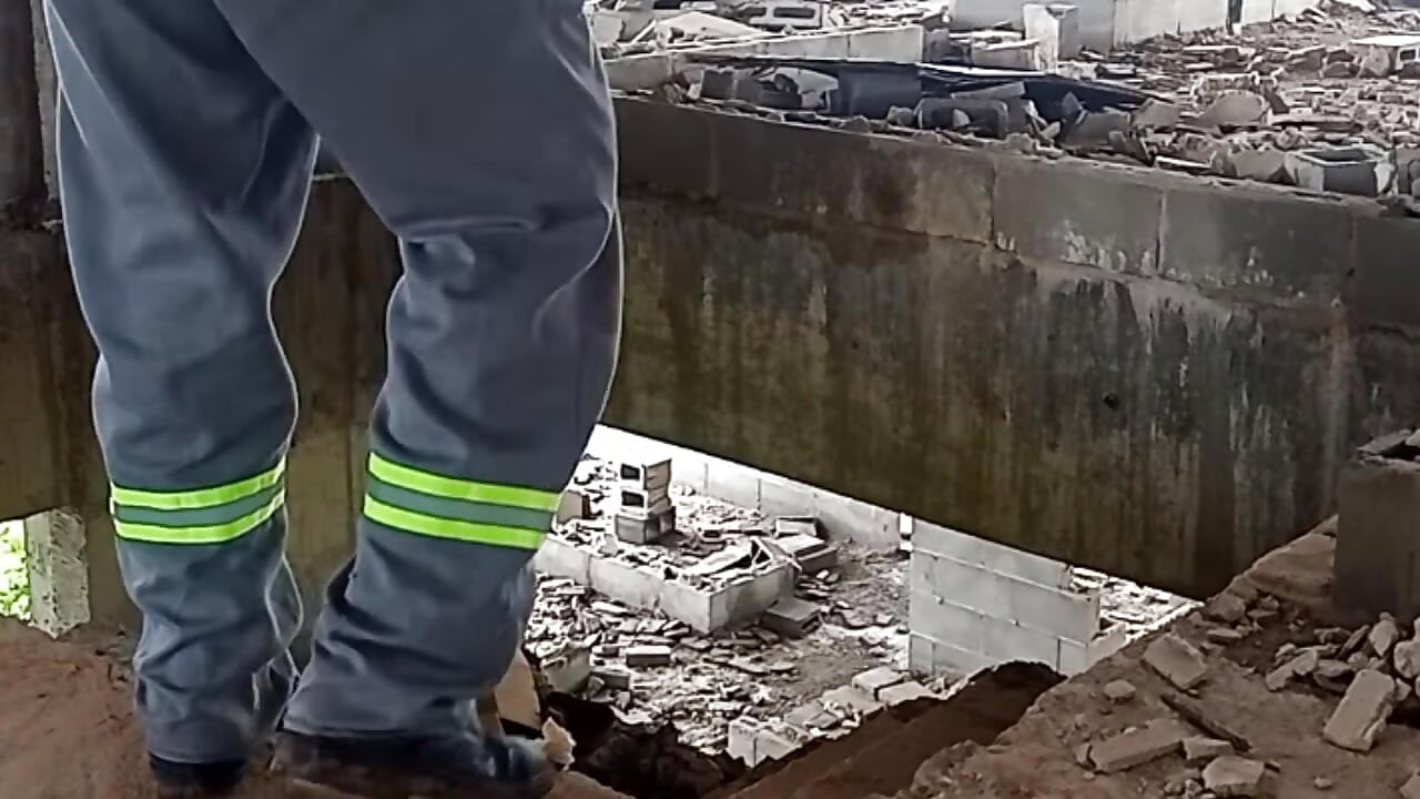 건설에서 자위 행위