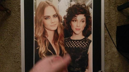 Justa cara Delevingne e Annie Clark em homenagem