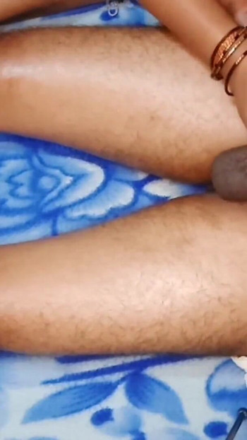Okouzlující okamžik z "indické sexy masáže péra od manželky"
