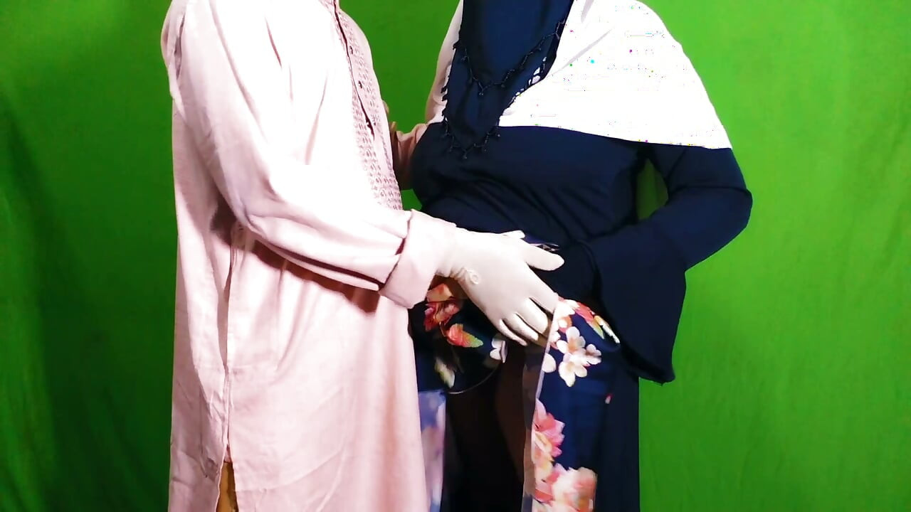 แม่เลี้ยงอินเดียโดนลูกเลี้ยงเย็ดในห้องนอน Feat, Indian