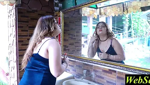 Si kameramen nakal ngentot sama model cantik! Rekaman seks asli model india