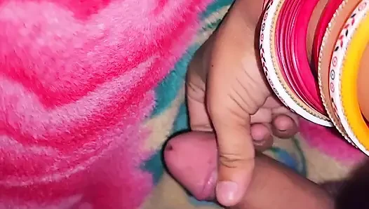 Istri india paling hot lagi asik ngocok kontol suaminya