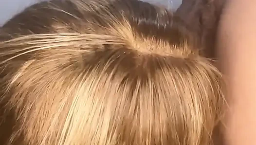 Pirang disetubuhi oleh tennstroke kontol besar