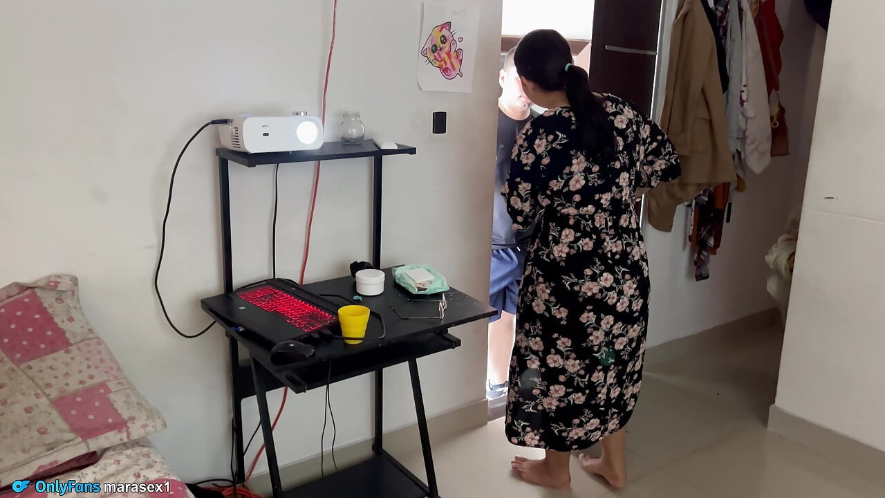 Tôi quản lý với cô ấy với bạn của cô ấy bên cạnh tôi, bạn sẽ không tin rằng những gì đã xảy ra