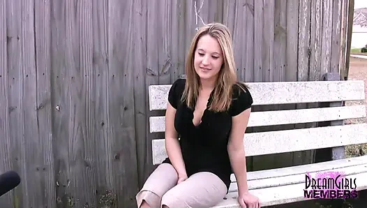 Lexi lee lagi sange berat sampai muncrat di kursi belakangku