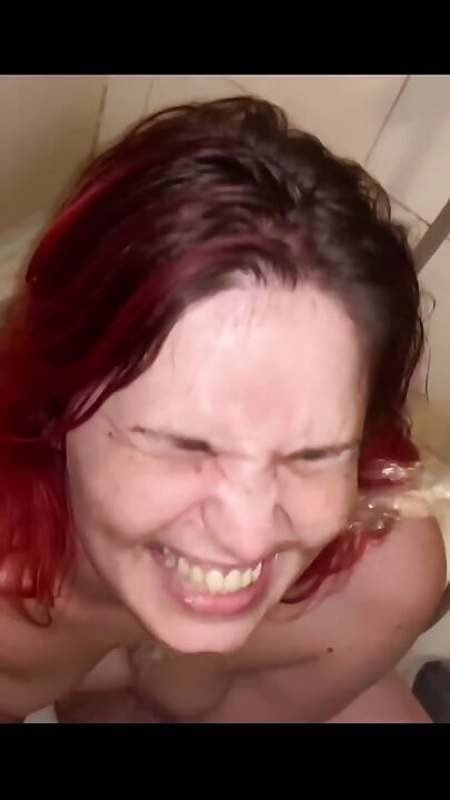 Подборка писсинг-шлюх