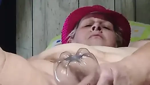 Memek sange cewek ini dientot habis-habisan sama kontol besar sampai matanya menganga lebar