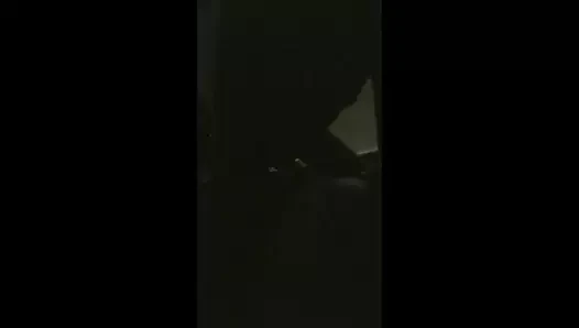 Karanlıkta bir arkadaşla oynamak