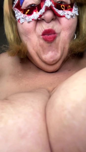 Big tits of the bbw in action