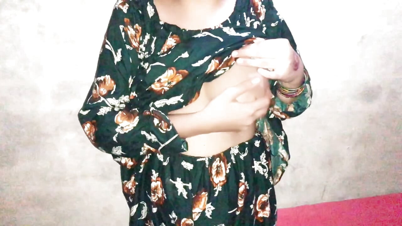 Beautiful Iranian Girl in Green Lingerie Shows Big Ass  Rubs Clit Then Love Hard Fuck