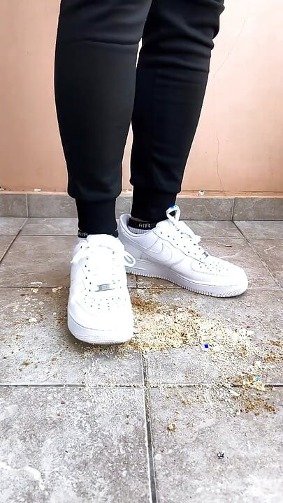 Hot Teenboy crushes Snacks in Nike Air Force 1
