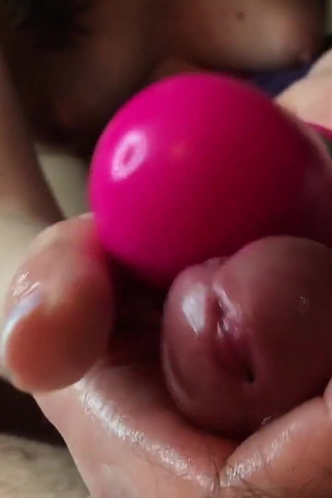 Jouet incroyable ! Ma femme me fait jouir en 3 minutes avec son nouveau vibromasseur. POV