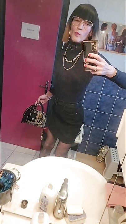 Look My Skirt in Jean's on a Parking Lot in the Forest of Sénart. Vanessabitchx Parischiennetrvprod