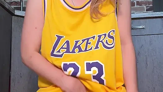 Beide Löcher gleichzeitig zu ficken ist ein purer nervenkitzel