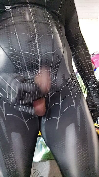 Târfa cu cosplay-ul ei Spiderman Venom